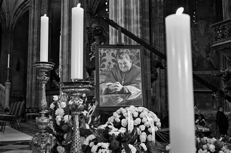 Dva protikladné symboly