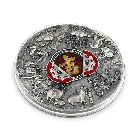 Šperky s motívmi zvierat čínskeho zverokruhu a drahokamami