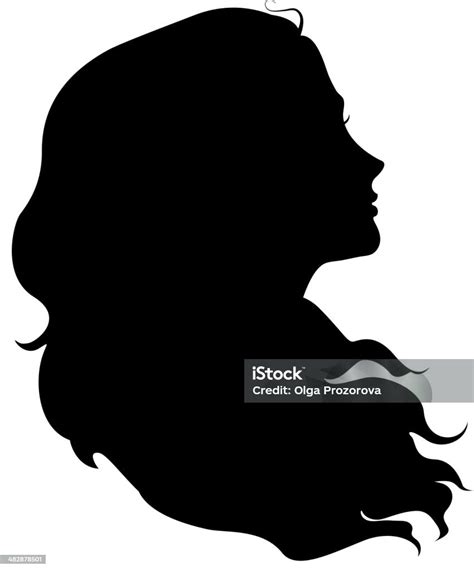 Silueta ženy Škorpión s hlbokým, prenikavým pohľadom