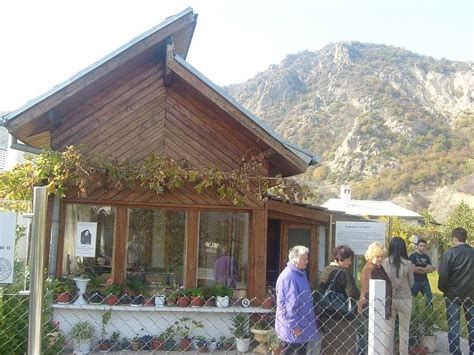 Exteriér domu Baby Vangy v Rupite