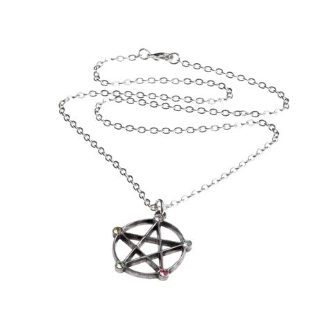 Wiccanský pentagram s piatimi prvkami