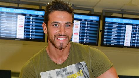 Muž hádžuci šíp