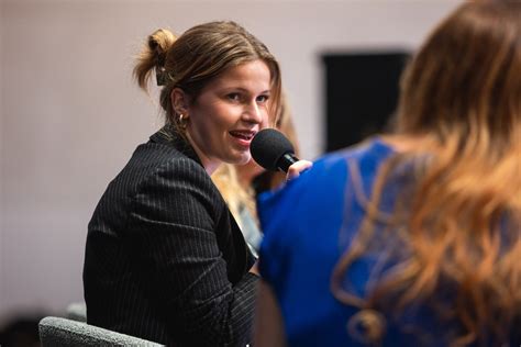 Diagram zobrazujúci tri svety šamanizmu prepojené Stromom života