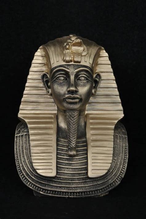 Egyptská terakotová socha Ištar.