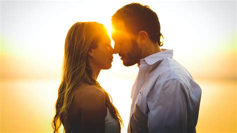 Dvojica pri romantickom rozhovore