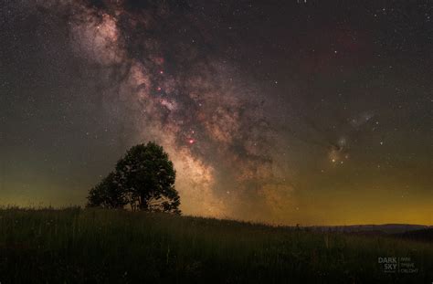 Krajina s oblohou a zemou