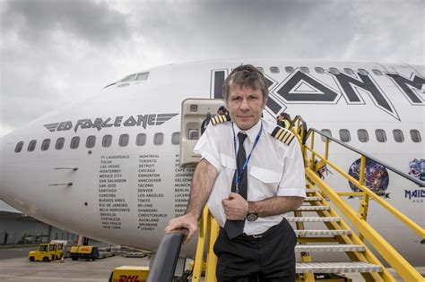 Bruce Dickinson ako šermiar a pilot