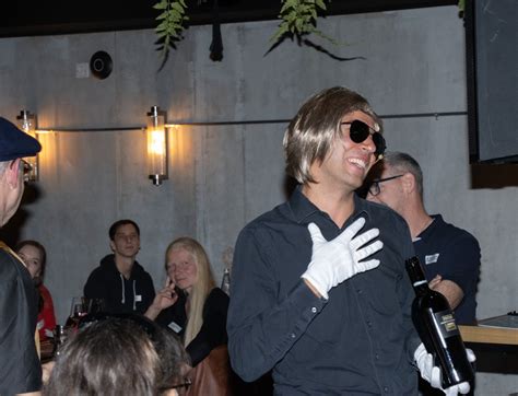 Filmová scéna zachytávajúca tajuplnú atmosféru beskydských hôr