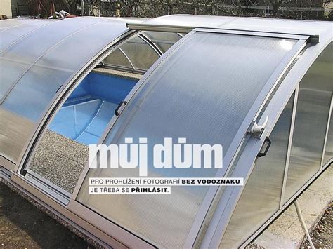 Zobrazenie bohyne Nut ako nebeskej klenby nad bohom Gebom