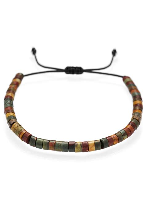 Široká paleta farebných variácií jaspisu vrátane červených, zelených a brekciových druhov