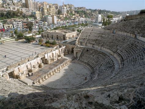 antický amfiteáter v Epidaure, architektúra a kamenné divadlo