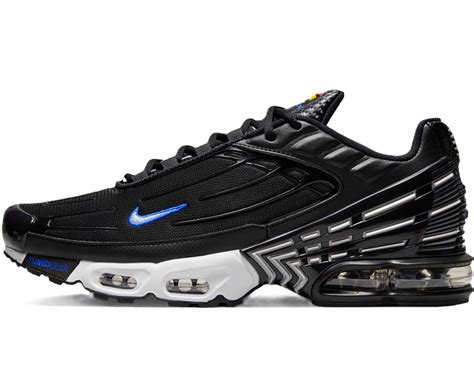 športová obuv a moderné oblečenie značky Nike v akcii