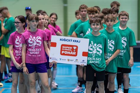 Športovec vykonávajúci rituál pred výkonom