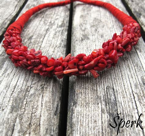 Koralový šperk a ochranné bylinky