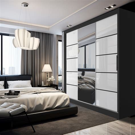 zobrazenie abstraktnej energie, ktorá obklopuje priestor a bytosti