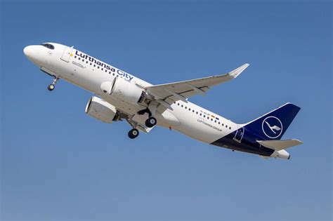 Lietadlo vykonávajúce letovú kontrolu nad letiskom