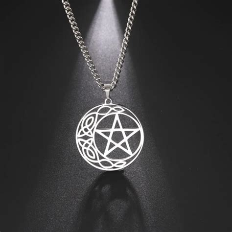 Pentagram, Pentakel, Amulet rozdiel