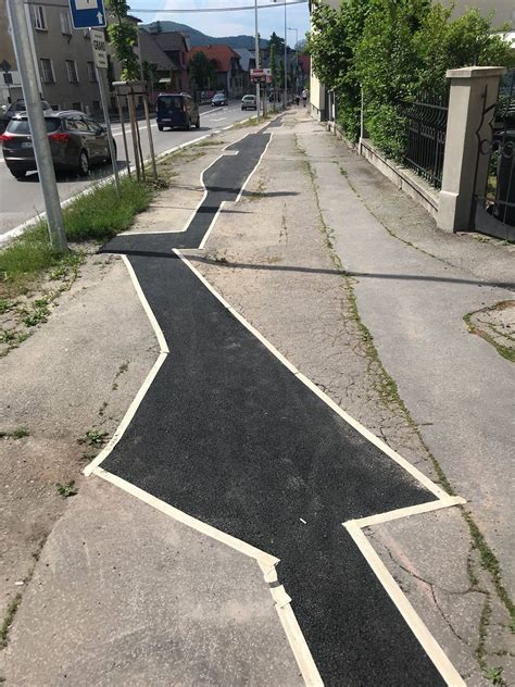 zobrazenie abstraktného duchovného umenia v galérii