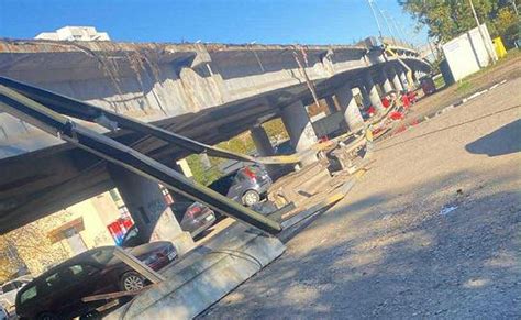 Umelecké stvárnenie trestu Narcisa pod dohľadom bohyne Nemesis.