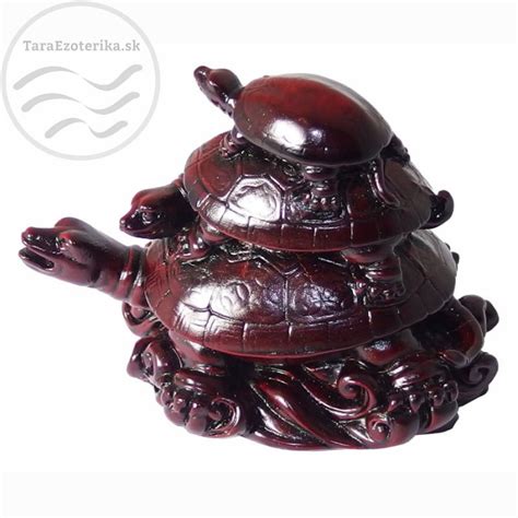 zobrazenie keramickej sošky korytnačky v domácom interiéri ako symbolu ochrany