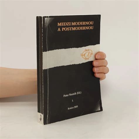 ilustrácia kontrastu medzi modernou vedou a starobylými praktikami