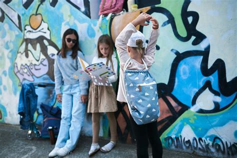 Graf prepojenia mysle a tela s chrbticou