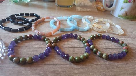 kolekcia liečivých polodrahokamov a kryštálov