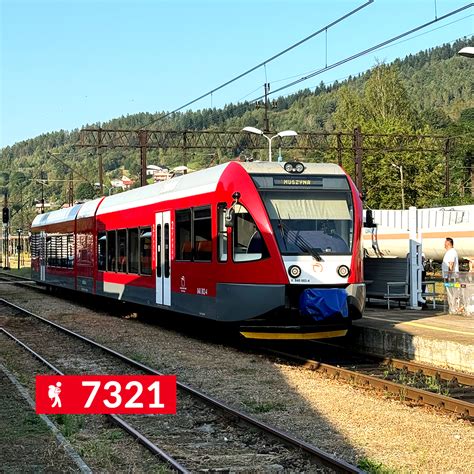 Infografika zobrazujúca spojenie medzi mantrou, čakrami a elementmi prírody