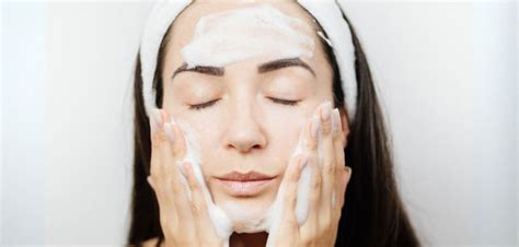 dvojfázové čistenie pleti a správna technika