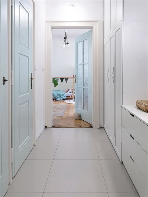 symbol otvárajúcich sa dverí v tajomnej chodbe