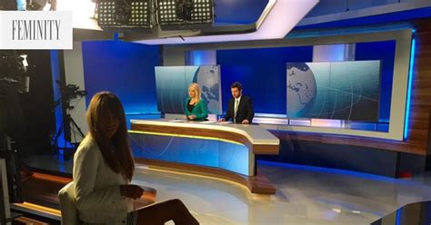 zobrazenie bohyne Sešat s jej typickými atribútmi a hieroglyfickými symbolmi