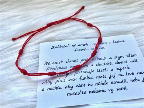 detailný záber na uzol kabbalah náramku