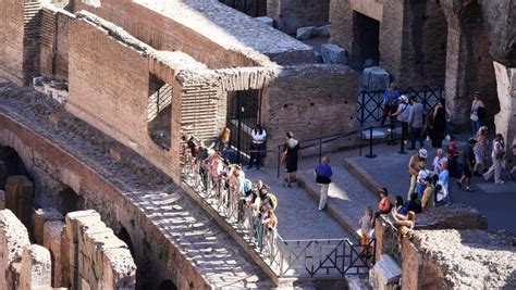 Nákres Kapitolskej triády v rímskom chráme