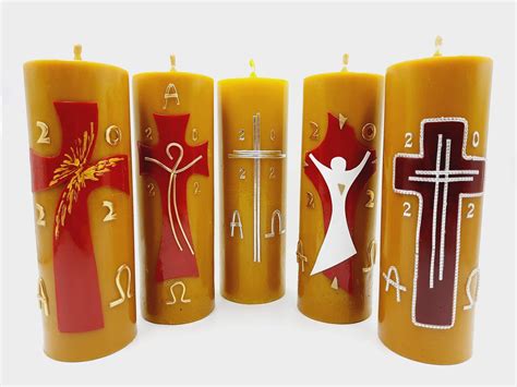 Oltárne sviečky ako symbol rozchodu a očisty od negatívnych vzťahov