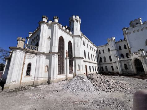 Súčasný pohľad na zvyšky areálu v oblasti Míneš v Rusovciach