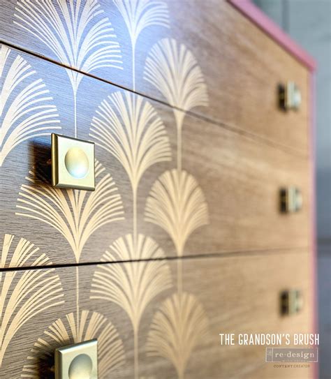 Rôzne aplikácie mandalovej šablóny na nábytok a textílie