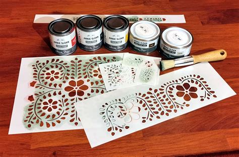 Ukážka hotovej dekorácie steny pomocou mandalovej šablóny