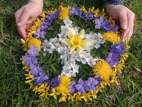 človek v súlade s prírodou a vesmírnou energiou