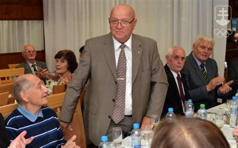 spoločenské stretnutie priateľov v útulnej atmosfére