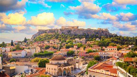 Infografika porovnávajúca schopnosti Atény a Area