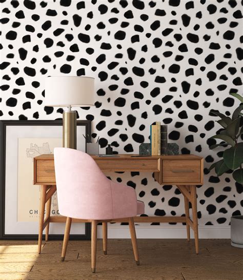 Interiér s rastlinami a prírodnými materiálmi