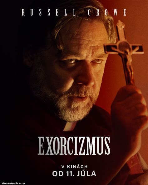 Ilustrácia znázorňujúca kňaza vykonávajúceho exorcizmus.