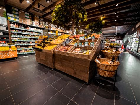 Interiér ezoterickej predajne s produktami