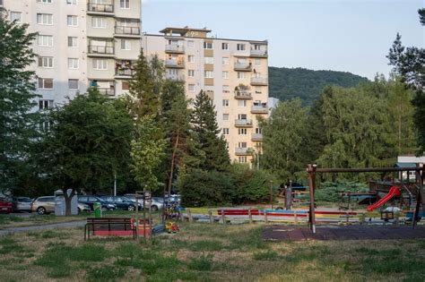 Mozaika rôznych symbolov: Jin-Jang, Kríž, Hviezda