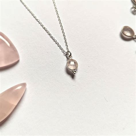 Ruženín s jemným leskom