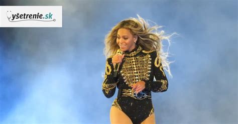 Detail ženskej postavy zdôrazňujúci krivky