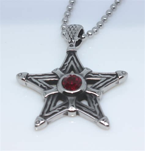 Strieborný prívesok pentagram