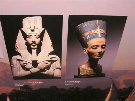 Achnaton a Nefertiti uctievajú Atona