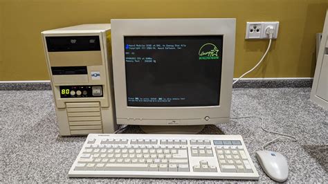 Ilustrácia znázorňujúca retro počítač s bežiacim Pascal programom